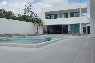 Image de Spacious 6-bedroom house in Cancún with 2 Pools for relaxing stays