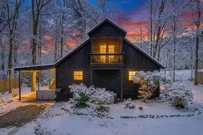 Image de Creekside Cozy Cabin!