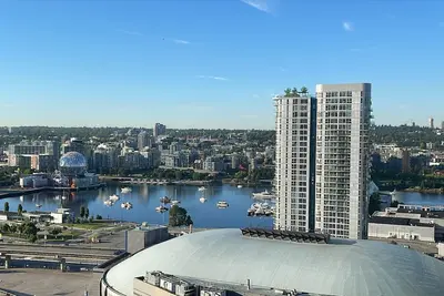 Image de Luxury Harbour-View 2br Condo | Sleeps 6 | Pool • Gym • Sauna|Steps to Bc Place