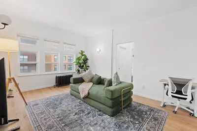 Image de Cozy Ranch Retreat With Stunning Views In Midtown Detroit—Minutes To Downtown