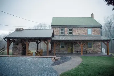 Image de Restored Historic 3-Bedroom Stone Farmhouse north of the quaint town of Denver