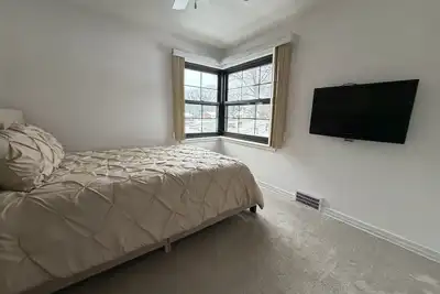 Image de Historic Swan Acres Retreat: 4br, Hot Tub, Gym & Walkable to Dining