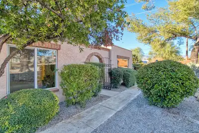 Image de Charming Townhouse in Tucson.