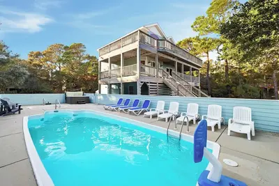 Image de Barefoot Crab | 1, 600 ft to the beach | Private Pool, Hot Tub, and Dog Friendly