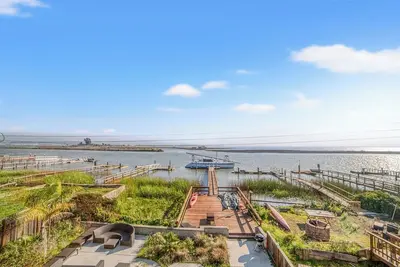 Image de Napa Villa • Waterfront • Near Wineries