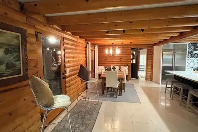 Image de 4-bedroom cabin in marvelous Wine Country in the Central Coast with cozy charm