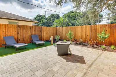 Image de Walk to Parks, Eats & Bars: Stuart Home w/ Patio