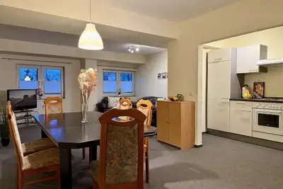 Image de Spacious fitter's apartment Möhlstuuv with cozy furnishings