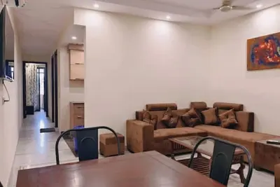 Image de Cozy 2bhk in the Heart of Lajpat Nagar – Steps Away from Everything!