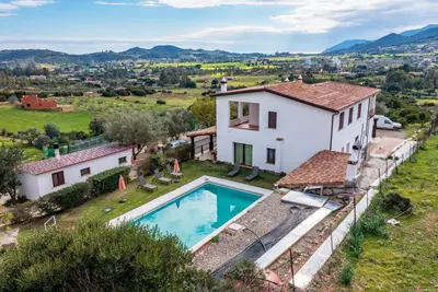 Image de Su Castangiu 1 avec piscine