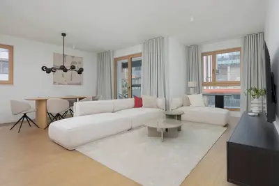 Image de Prosta 69b Warszawa | Exclusive Air Conditioned Apartment with Parking, Desk and Bathtub