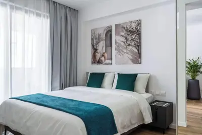 Image de Modern Studio Suite w/ Balcony & Queen Bed – Germasogeia Tourist Area, Limassol