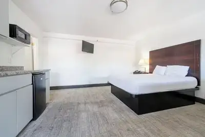 Image de 2 Charming & Pet-Friendly Rooms Near Portland Attractions