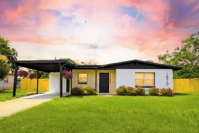 Image de Cozy Little Villa in the Heart of CoCoa 15 min from cruise terminal, Beaches,