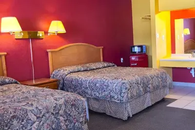 Image de 2 Modern Rooms Perfect for Travelers, Parking Included, Near Local Museums