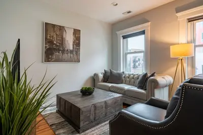 Image de Luxury High Street Flat - Private Parking! ! !