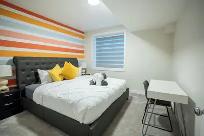 Image de Warm getaway Perfect for *4! Private Bsmt suite
