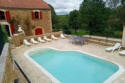 Image de Maison en pierre climatisée avec piscine privée en Dordogne