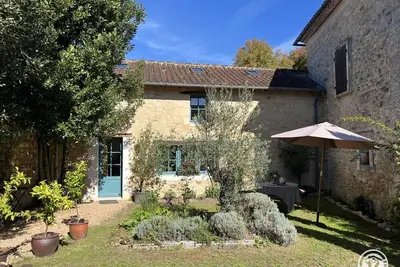 Image de Charmant gîte en pierre pour 2 personnes avec jardin privé dans le Périgord vert