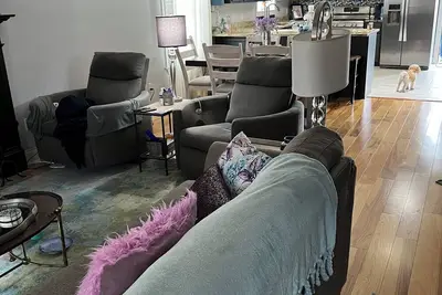 Image de The \"Lure\" of Oxford=3 bedroom-3 bath, Sleeps 8 Close to the Square and Campus