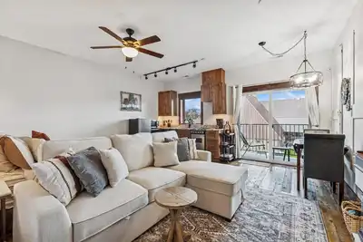 Image de Downtown Whitefish Studio Condo! Fireplace!