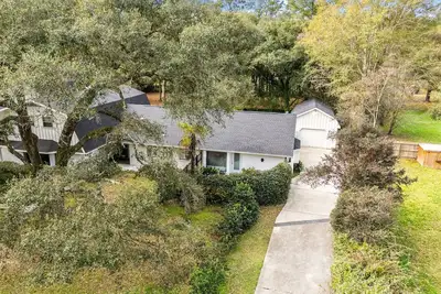 Image de The Ultimate Group Stay: 3 Homes, 2 Acres, Sleeps 24!