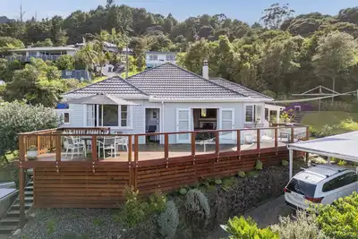 Image de Coro Harbour View - Coromandel Holiday Home