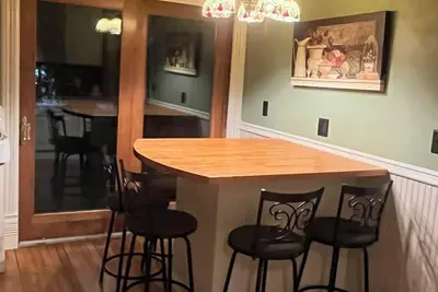 Image de Eaa Only. 7 or 10 day home rental. 0. 8 miles to Whitmann terminal.