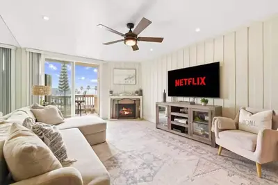 Image de Beachfront Resort-sunset views deck & luxe king