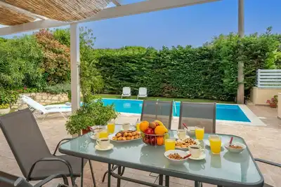 Image de Villa Elis, 3 Bdr, Garden Views, Private Pool, Furnished Terrace, Crete