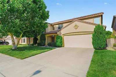 Image de @ Marbella Lane – Lit & Laid Back Eastvale Home