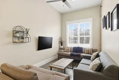 Image de 124 Hurontario Unit 4