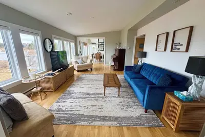 Image de Jennys Retreat- Oceanfront  -Hot Tub -Surf Side