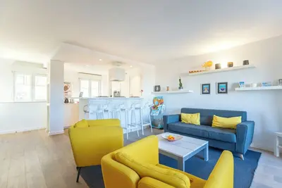 Image de Terrasse vue mer • T2 cosy & calme à Endoume- Climatisation – Marseille 7ᵉ