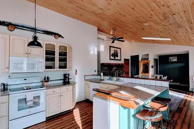 Image de Home w/ Hot Tub near Salida and Monarch Mtn!