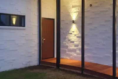 Image de Stylish Townhouse, Centrally located.