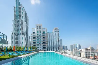 Image de Superb Unit with priceless location and amenities