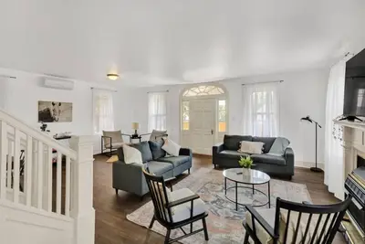 Image de Spacious Home near Lancaster Sites and Shopping