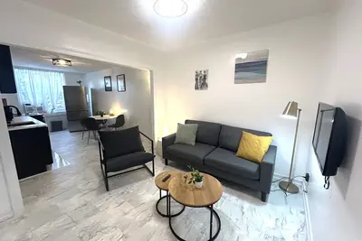 Image de Newly Reno'd 3br in Bushwick, Steps to Subway!