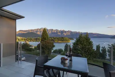 Image de LakeRidge Queenstown Front Row