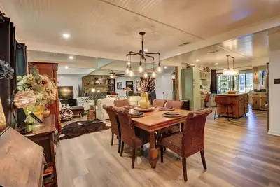 Image de Charming 3br/3ba Athens Home. Sunroom + Patio, Steps to Uga, 3 Mi from Sanford