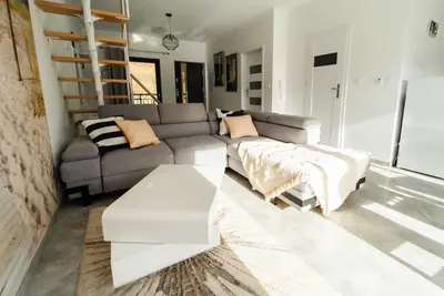 Image de Sunny Apartment with Parking & Balcony with Mountain Views by Noclegi Renters