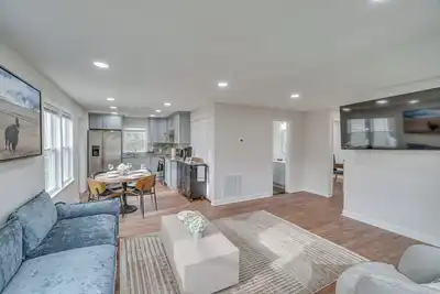 Image de Walk to Leesburg Historic District: Family Retreat