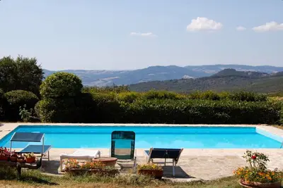 Image de Maison de Campagne à Sorano avec 5 chambres à coucher, 9 couchages