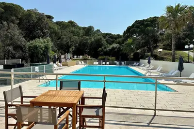 Image de Prestige Relax, Bastidons privé et cadre exclusif sur 4 hectares avec piscine