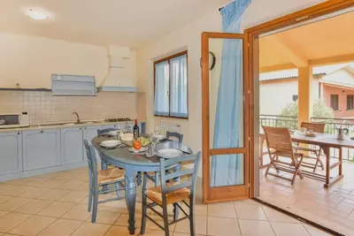 Image de Villa of approximately 150 m2 located on the ground floor and on two levels with air conditioning, independent heating and wi fi line. Composed of a large living room with independent equipped kitchen, fridge, microwave oven, toaster, sofa and satellite t