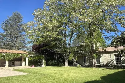 Image de Les Robiniers – Une parenthèse de douceur dans les Alpes de Haute Provence.