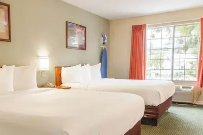 Image de Near Coastal Trails, Lake Access & Restaurants | 2 Queen Beds  | Free Parking