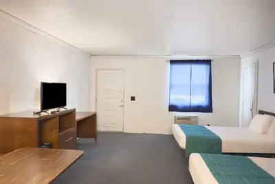 Image de 3 Units | Welcoming Stay Perfect for Weekend Nature Trips Near Great Parks