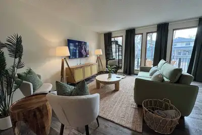 Image de Mill - Cozy Main Floor Suite Near Whyte & Ravine